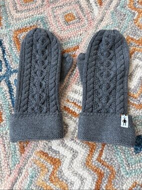 Smartwool women’s Grey Cable-Knit Mittens